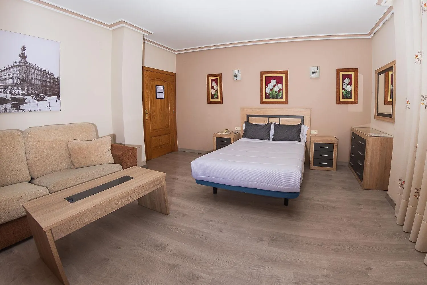 Maison d'hôtes Hostal El Cruce Paracuellos de Jarama
