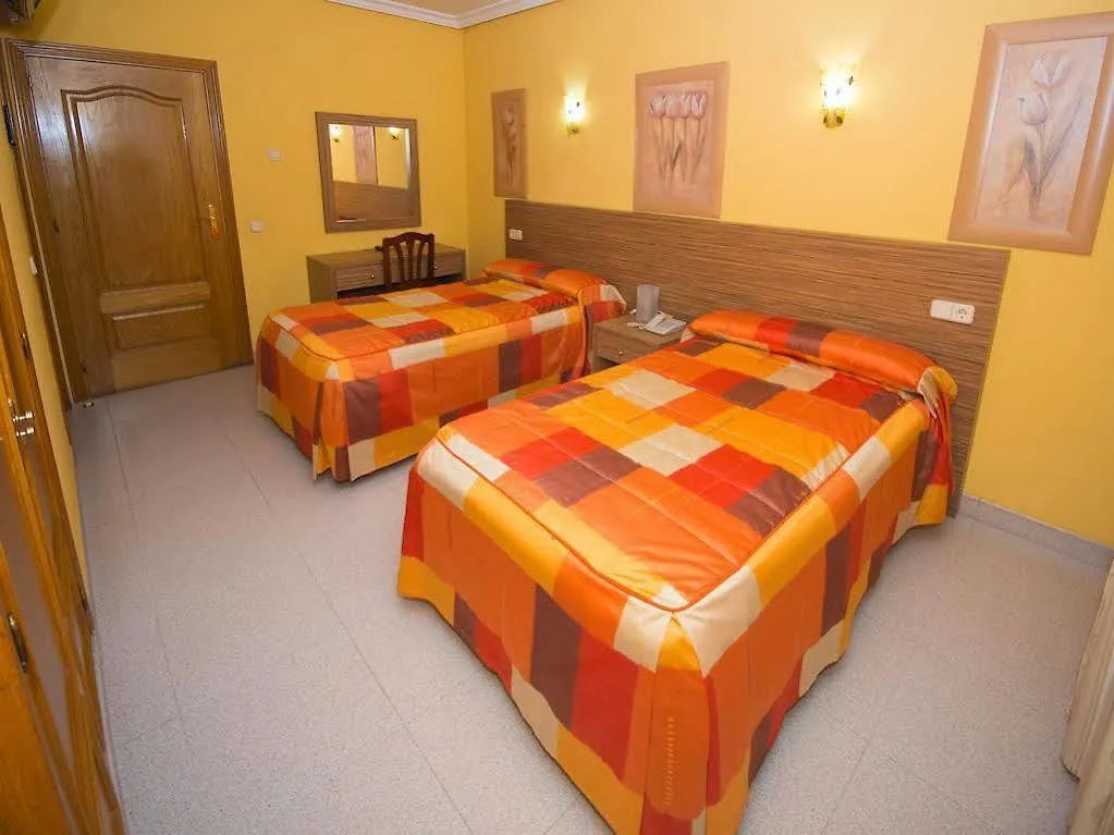 Maison d'hôtes Hostal El Cruce Paracuellos de Jarama