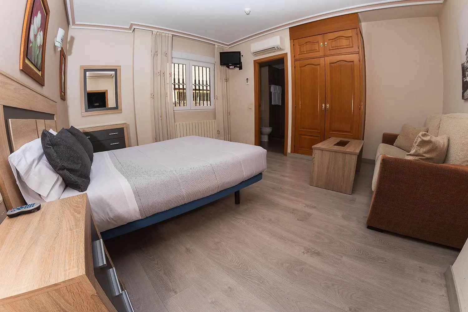 Hostal El Cruce Paracuellos de Jarama