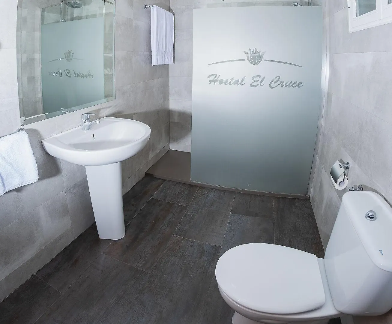 Guest house Hostal El Cruce Paracuellos de Jarama